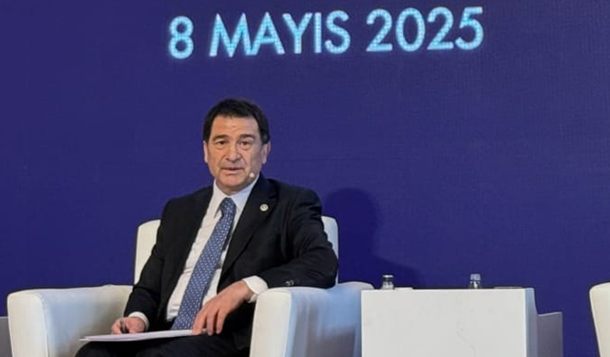 MHP'li Aksu, Ulusal Yapay Zekâ Zirvesi’nde “Yapay Zekâ ve Siyaset” Oturumuna Katıldı
