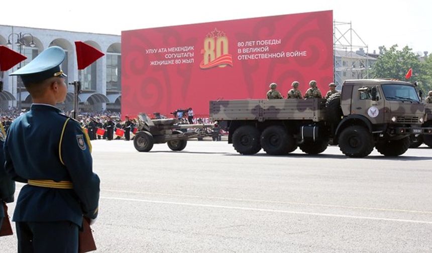 Kırgızistan’da “Büyük Zafer”in 80. Yılı Görkemli Törenle Kutlandı