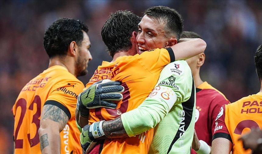 Şampiyon Galatasaray sezonu galibiyetle kapattı