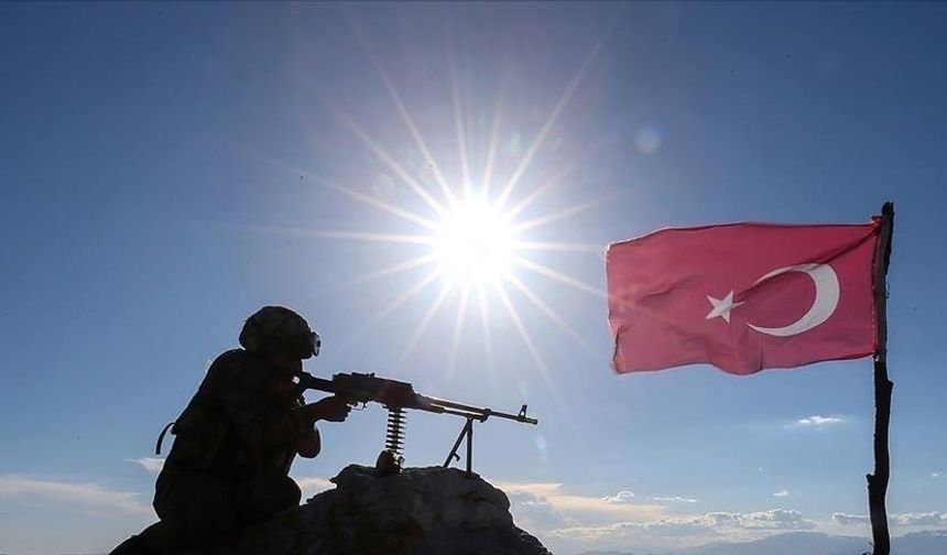 Pençe Operasyonu bölgesinde yaralanan asker tedavi gördüğü hastanede şehit oldu