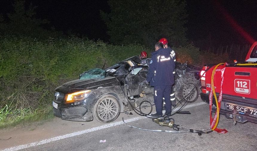 Bursa'da cip ile otomobilin çarpıştığı kazada 3 kişi öldü, 1 kişi yaralandı