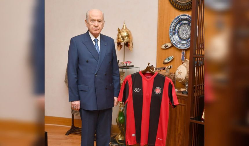 MHP Lideri Devlet Bahçeli, Fatih Karagümrük Spor Kulübünü Tebrik Etti
