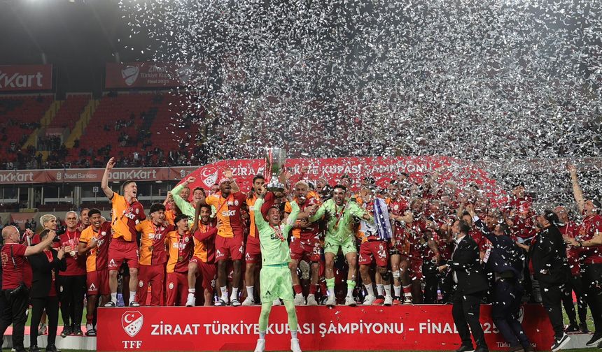 Bakan Bak’tan Galatasaray’a Ziraat Türkiye Kupası Tebriği