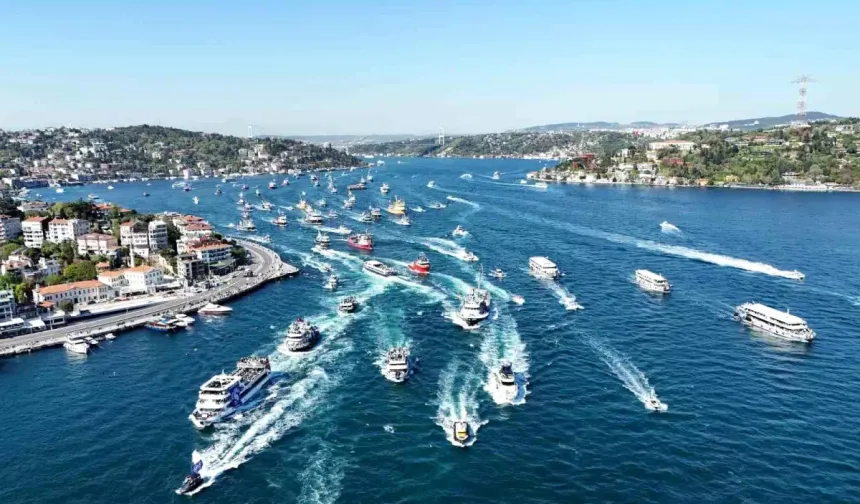 Sarıyerli taraftarlar, takımlarının şampiyonluğunu kutladı