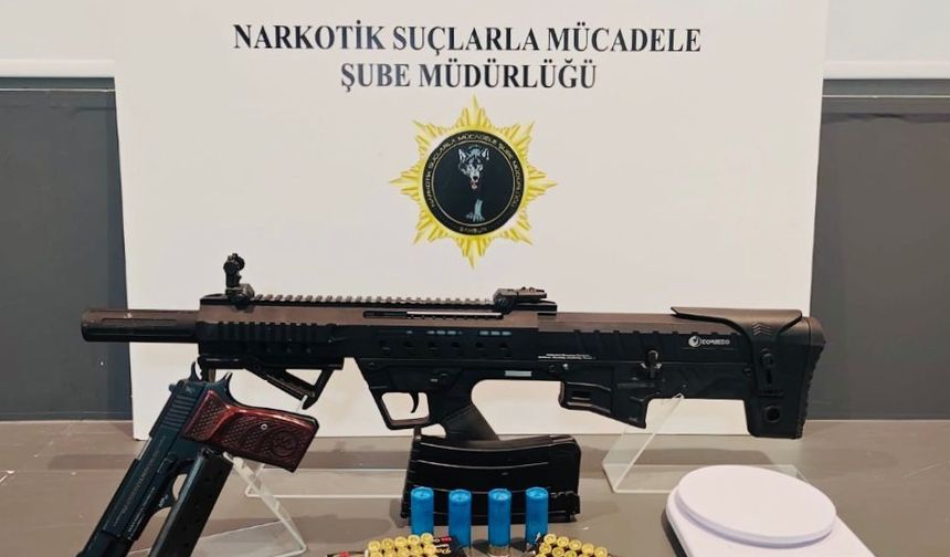 Samsun'da ruhsatsız silah ve uyuşturucu operasyonunda 4 zanlı yakalandı