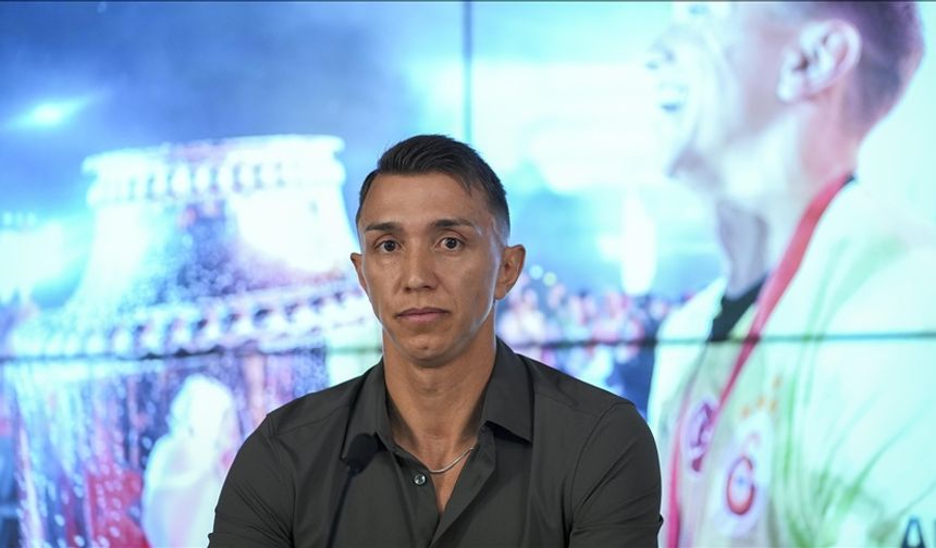 Galatasaray'ın efsane kalecisi Muslera, sarı-kırmızılı kulübe veda etti: