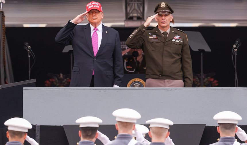 ABD Başkanı Trump: "Dünyanın şimdiye kadar gördüğü en güçlü ordusunu ben inşa ettim"