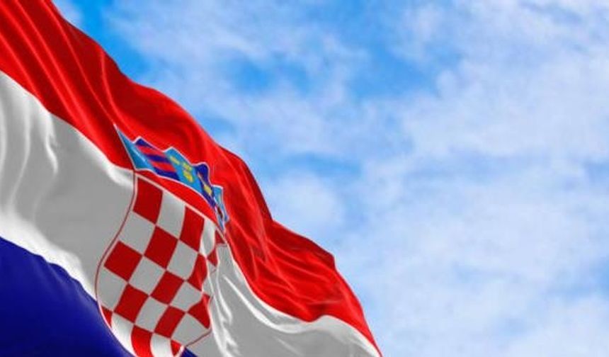 Slovenya, İran'daki diplomatlarını tahliye etti