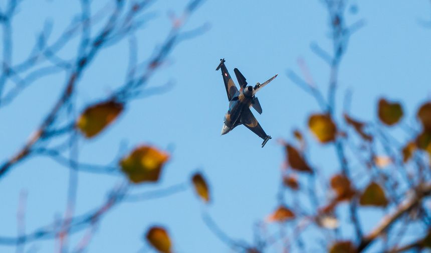 SOLOTÜRK'ten Anıtkabir üzerinde Cumhuriyet'in 102. yıl dönümüne özel uçuş gösterisi