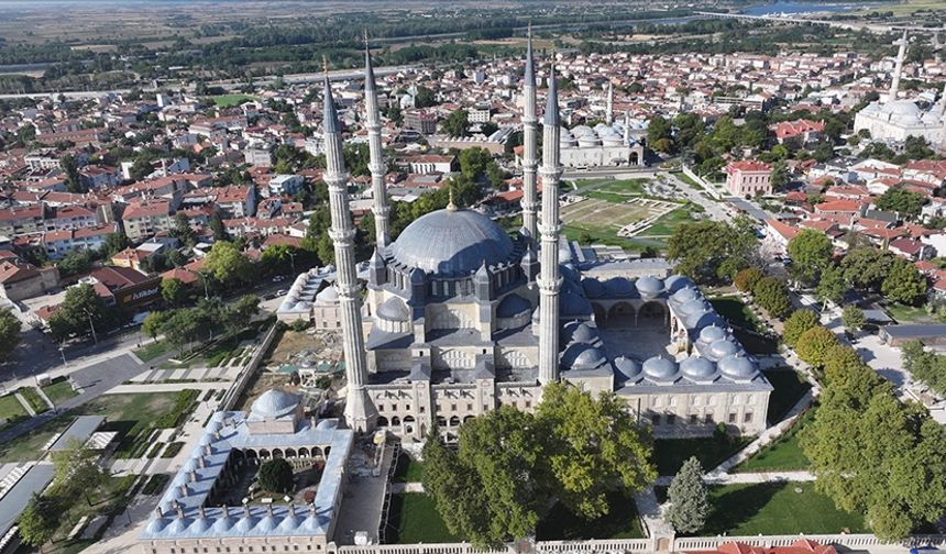 Edirne İdare Mahkemesi, Selimiye Camisi'nin kubbe tezyinatı işlemi için yürütmeyi durdurma kararı verdi
