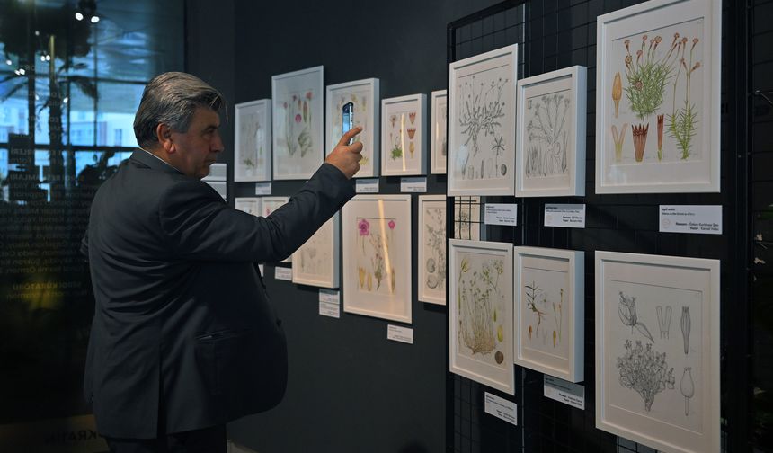 "Resimli Türkiye Florası 17. Cilt" sergisi açıldı