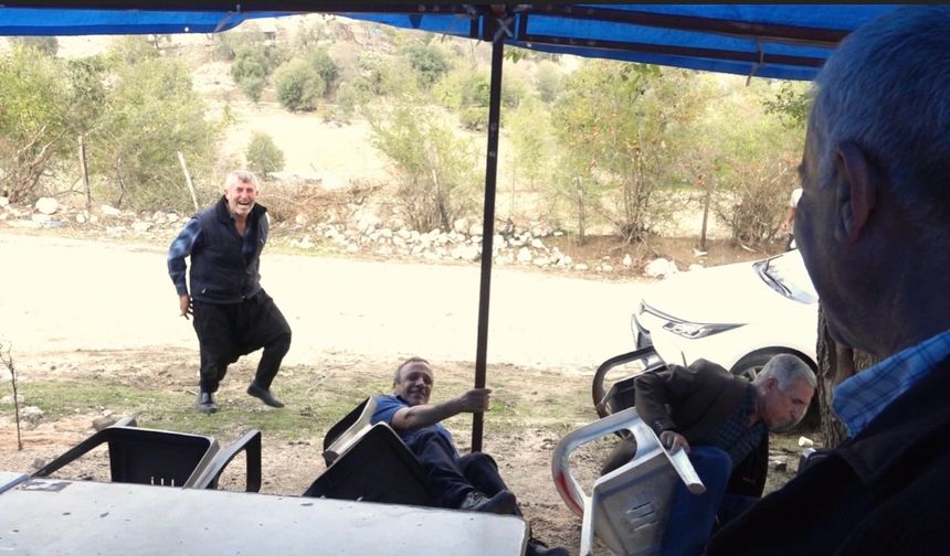 Osmaniye’de düğünde sandalyeler domino taşı gibi devrildi