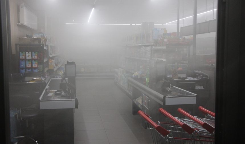 Amasya'da korkutan yangın: Marketi duman kapladı