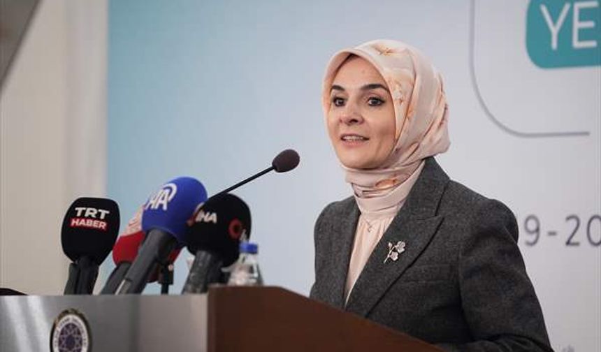 Bakan Göktaş, ailenin karşı karşıya kaldığı yeni nesil sorunları değerlendirdi