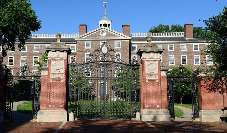 ABD'de Brown Üniversitesi'nde silahlı saldırgan alarmı